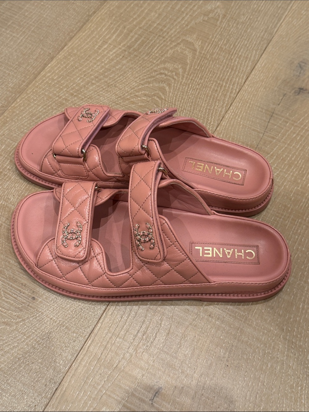CHANEL 24P Dark PinK Lambskin DAD SLIDE sandals - Picture 4 of 4